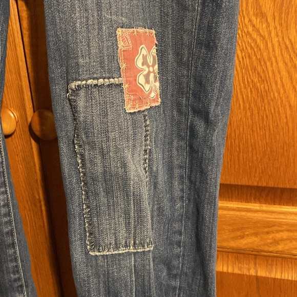 Lucky Brand Crop Jeans. - Picture 2 of 7